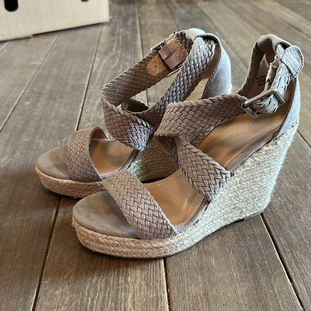 New Charlotte Russe Wedge heels women’s size 8